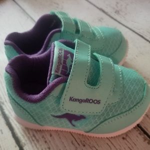 **SOLD**Kangaroos Sneakers Aqua Purple